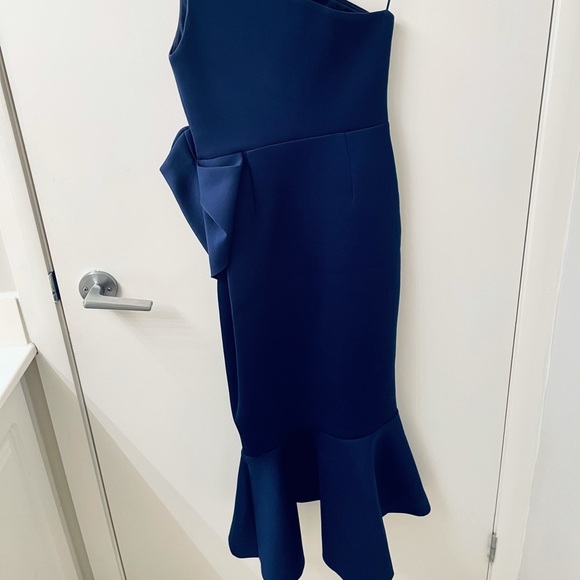 ASOS DESIGN one shoulder tuck midi dress - Picture 4 of 6